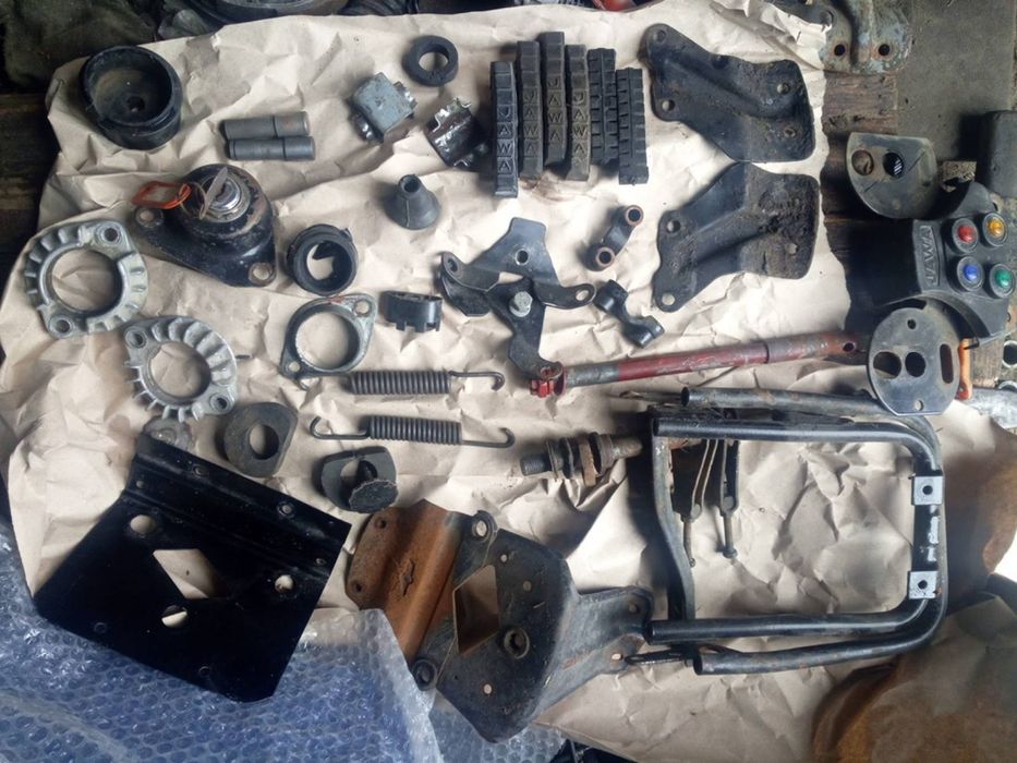 Колесо в збори ява R 18 обліцовка двигун в роботі запчастини любі