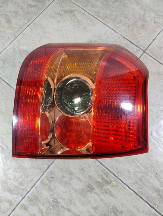 Toyota Corolla e12 HB 3D lampa prawy tył 04-06 lift wysyłka olx