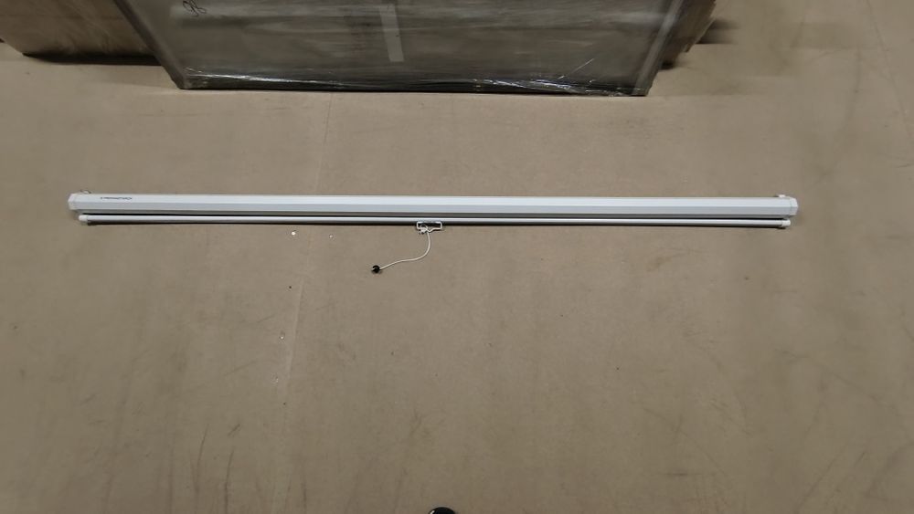 Ekran do projektora półautomatyczny ścienny 100" Fromm & Starck