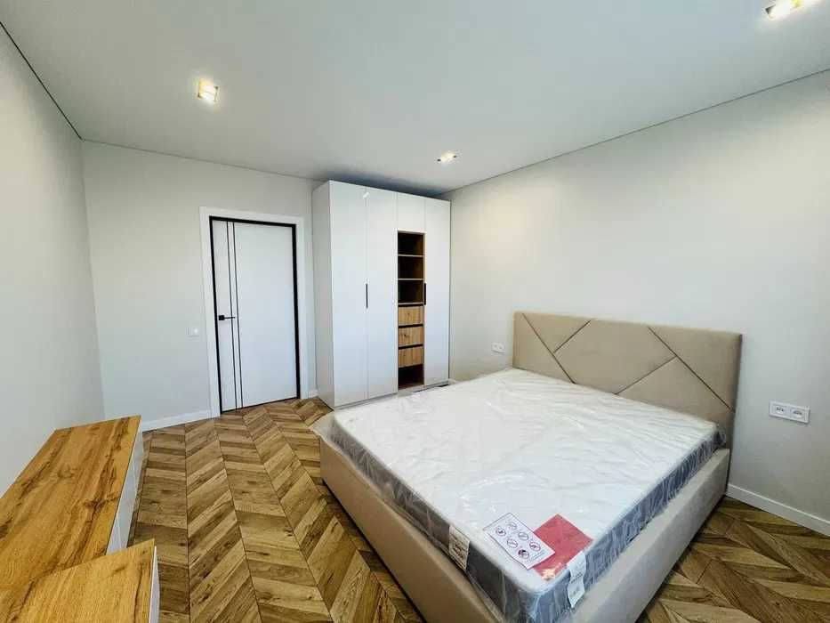 НОВА!!!  2 кім. квартира з ремонтом та меблями В ЦЕНТРІ