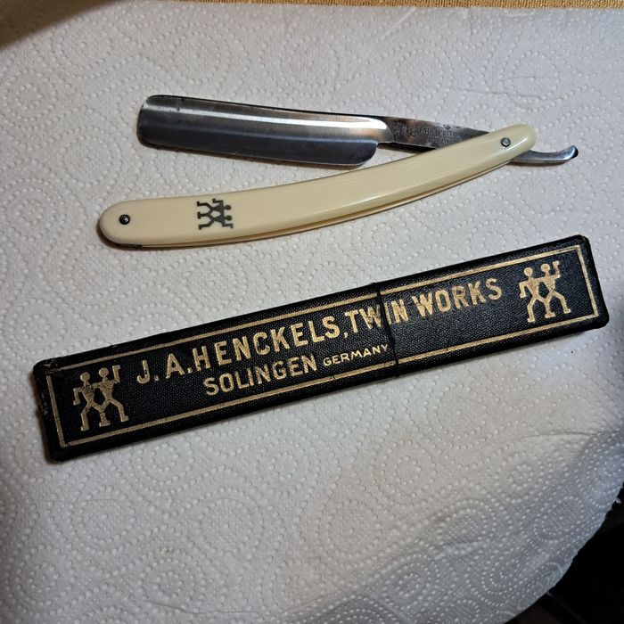 Небезпечна бритва антиквариат