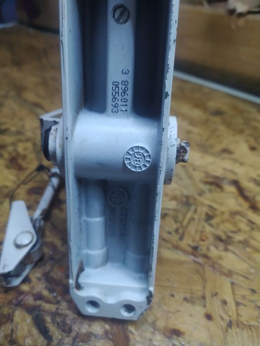 Доводчик VACHETTE.б.у.в отличном состоянии.