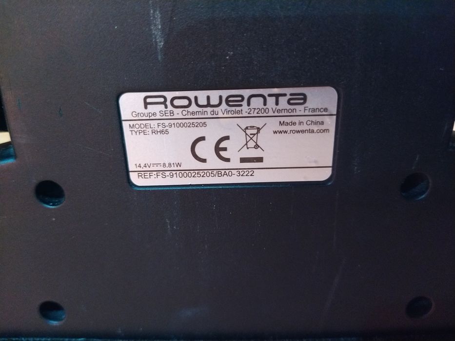 Aspirador vertical Rowenta sem fios casa quarto apartamento vivenda.