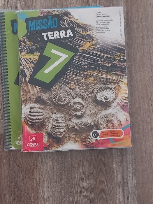 Manuais 7. ano escolaridade e respetivos cadernos de atividades