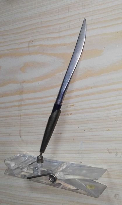 Mola para papeis c/suporte caneta