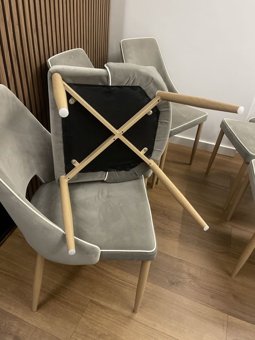 Cadeiras de veludo cinza