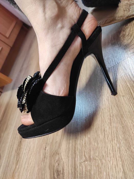 Туфлі на підборах