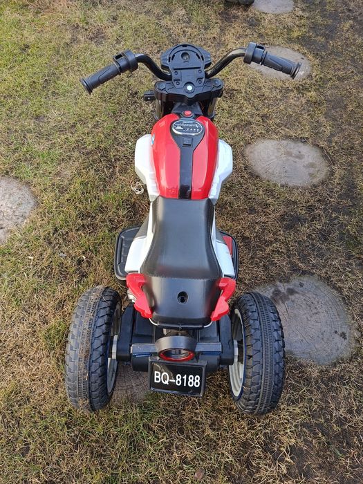 Motorek na akumulator