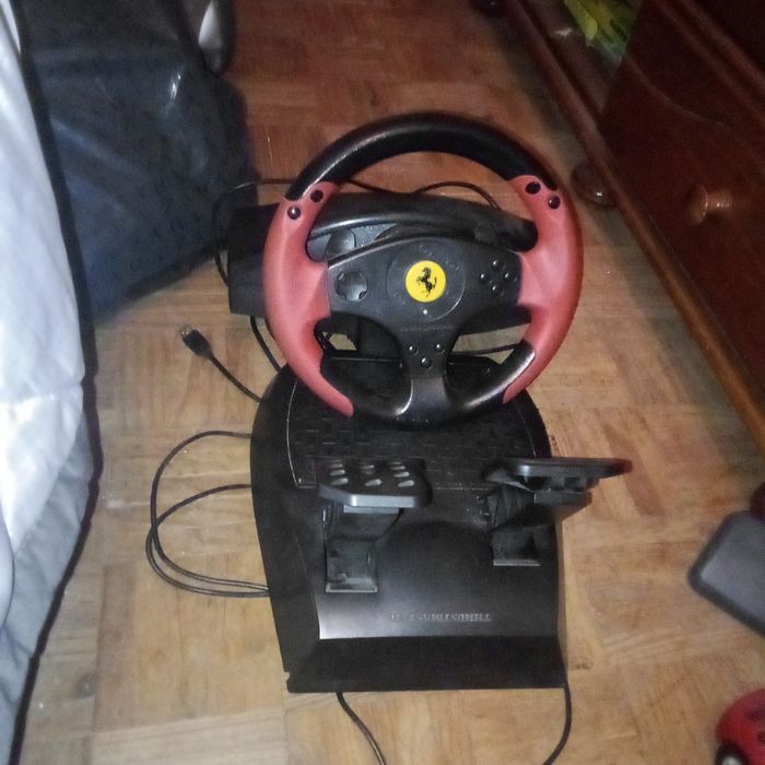 Comando PS3 e volante com pedais para PS3 e PC