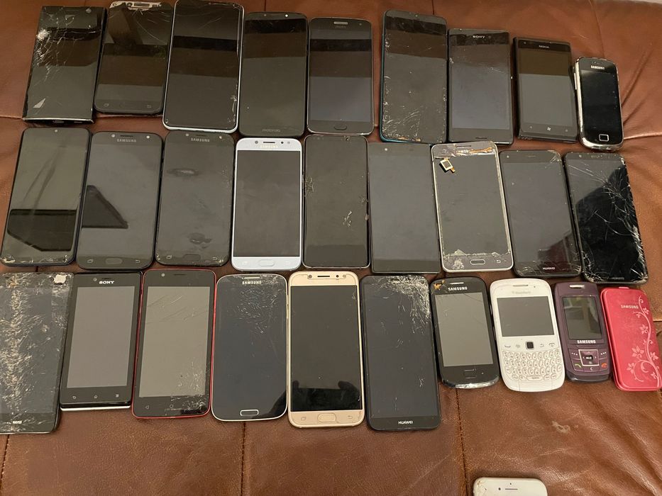 Motorola Samsung Nokia - zestaw telefonów