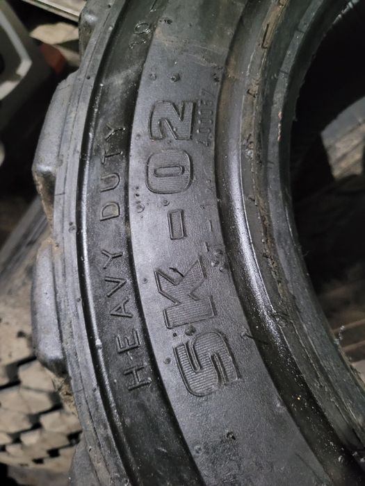 Opony przemysłowe 10-16.5