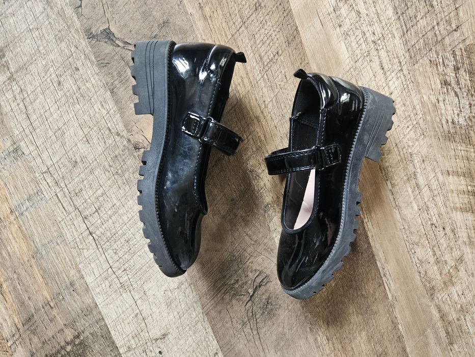 Buty eleganckie czarne pantofelki 30