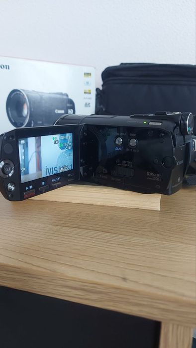 Відеокамера Canon IVIS HF S11