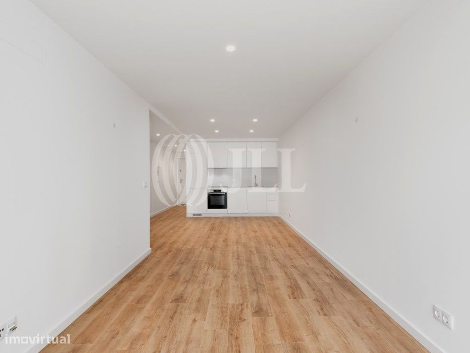 Apartamento T1, com terraço e logradouro, no Porto.