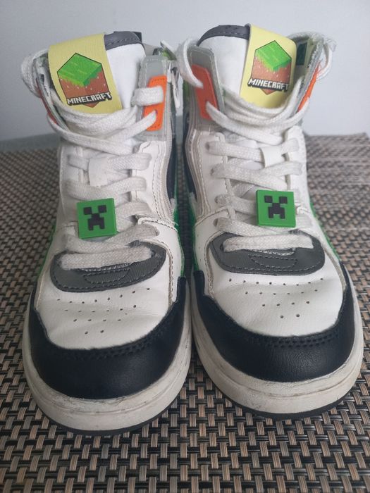 Vende se sapatos de tenis