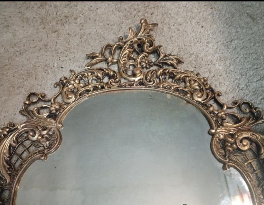 Espelho dourado em latão fundido