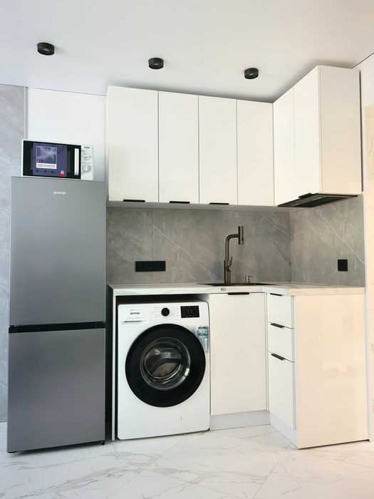 ПОСТІЙНО Є СВІТЛО Кухня-студія на Стрілецькій 43