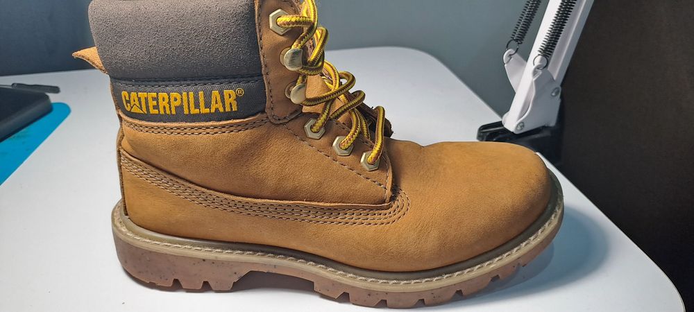 Черевики в хорошому стані б/у