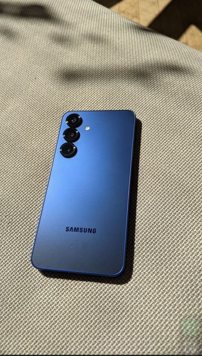 Samsung Galaxy s25 12/128