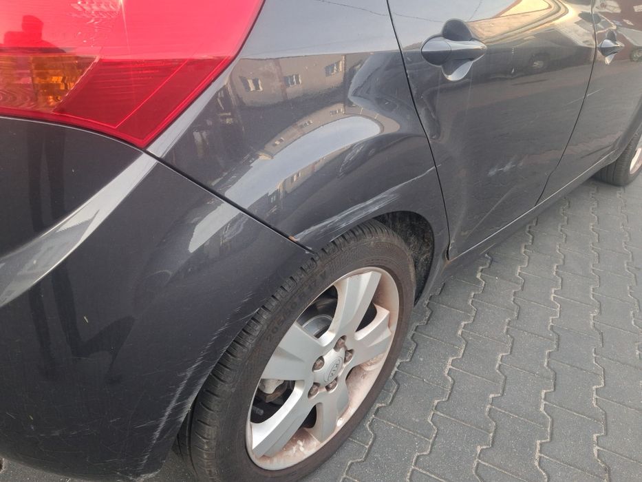Kia Venga 1.6 benz. z gazem sprowadzony uszkodzony