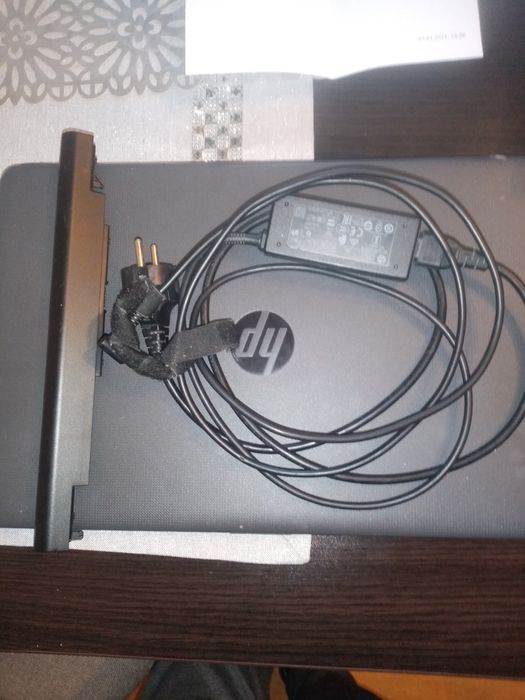 Laptop hp 250 sprzedam na czesci