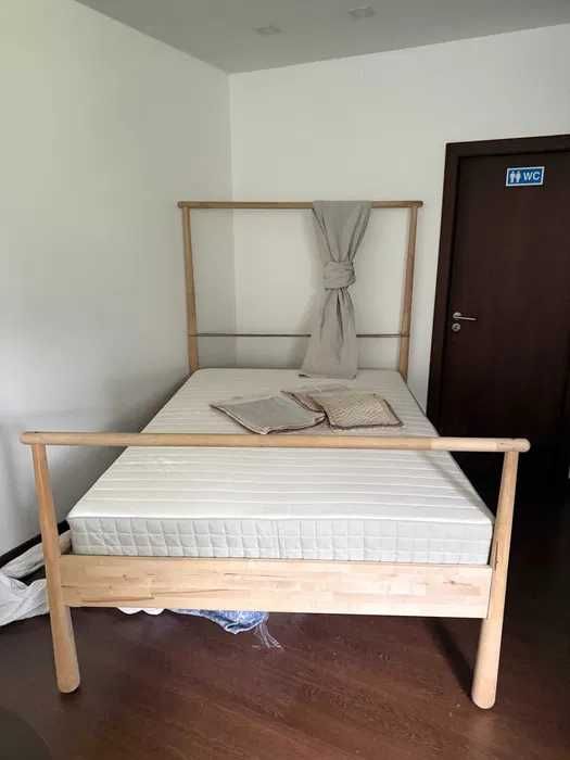 Vendo cama de corpo e meio