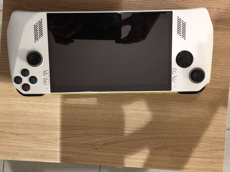 Asus Rog Ally Z1 Extreme 2TB