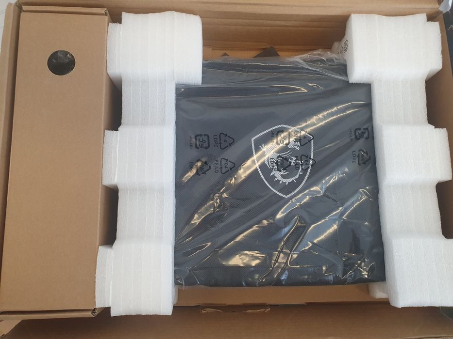 MSI GE66 RAIDER (RTX 3080 - ecrã 4k OLED) c/ garantia