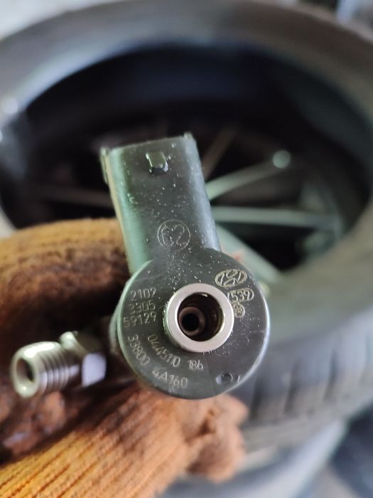 Форсунка соренто 2.5 D4CB HYUNDAI H1