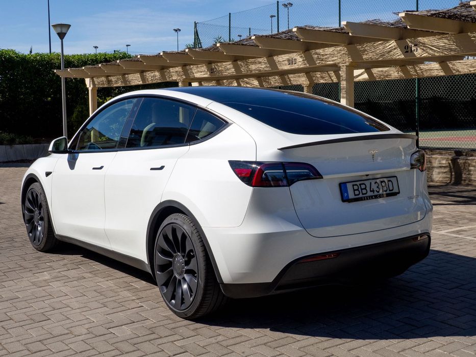 2023 TESLA Y Performance dual motor long range auto pilot Nacional