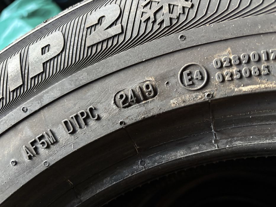 Nowe/ demo opony zimowe 215/65 R16 Semperit