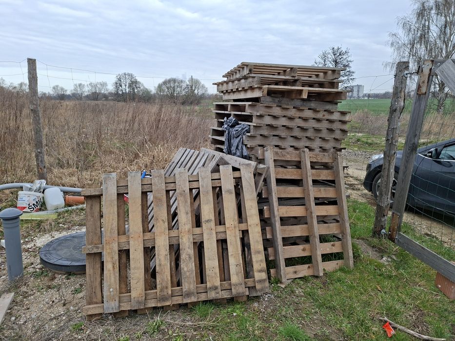 Palety w roznym stanie