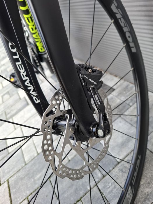 Rower szosowy szosa Pinarello Gan Disk karbon grupa Shimano 105 tarcze hydraulika