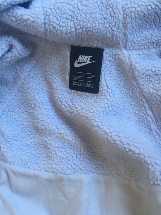 Casaco Infantil Nike Lilás – Tamanho S (128–127 cm)