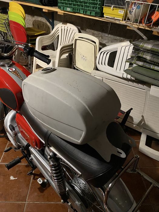 Depósito de gasolina famel