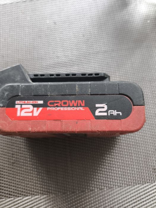 ВАРТІСТЬ ЗНИЖЕНА. Зарядний пристрій та 2 акумулятора для шуруповерта CROWN