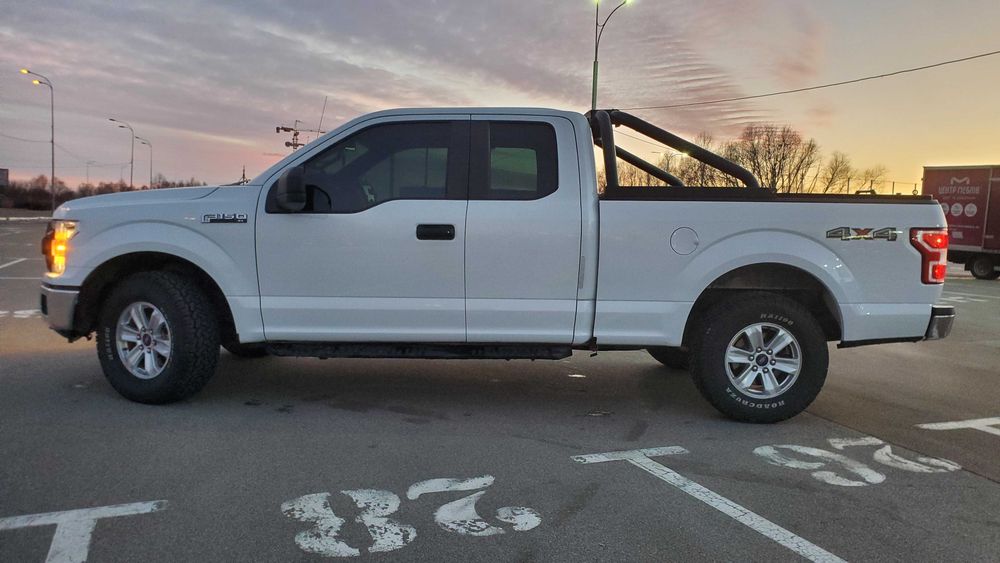 продам доглянутий Ford F-150, 5.0 V8, 4x4 з блокуванням