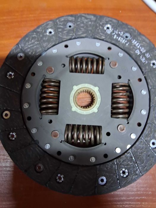 Tarcza Sprzegla i docisk 05E141015F Audi A1 ,S1 ,A 3 VW Golf