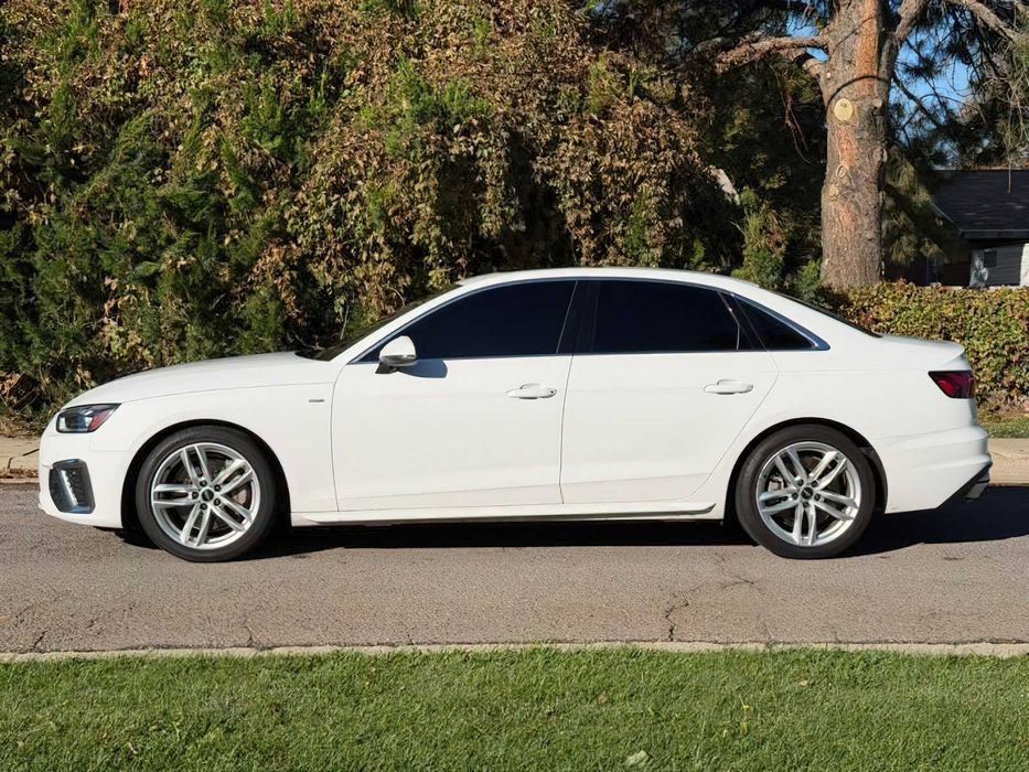 Audi A4      2022