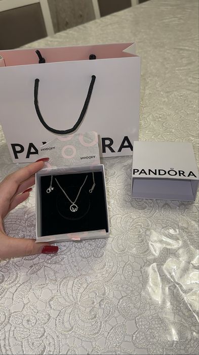 PANDORA “блискучий гербарій»