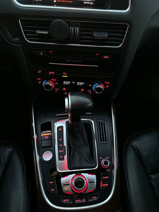 Продам Audi Q5 2015