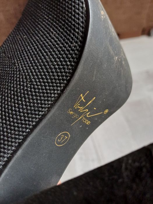 Buty botki czarne na obcasie. Eleganckie rozmiar 37