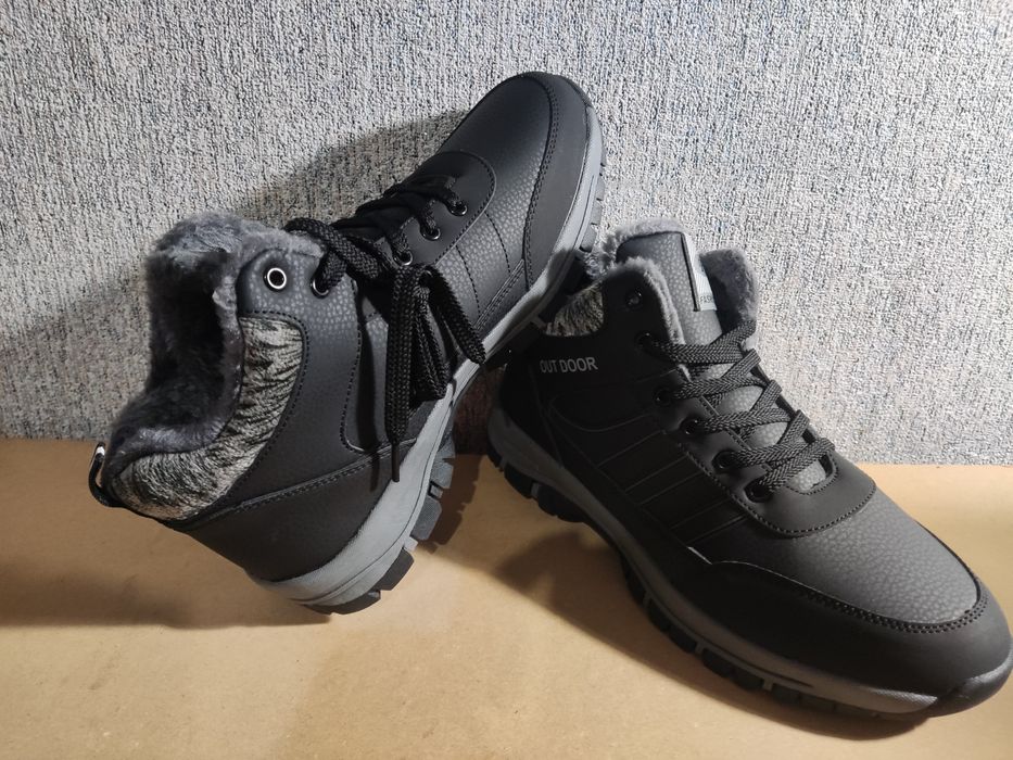 Продам зимние кроссовки