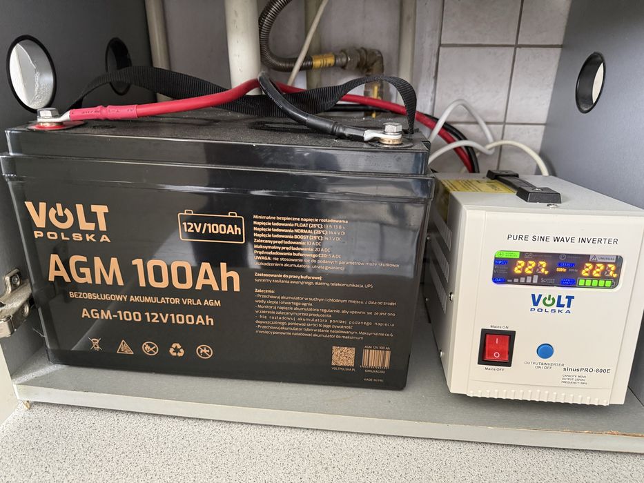 інвертор напруги Volt Polska Pure Sine Wave і гелевий акумулятор