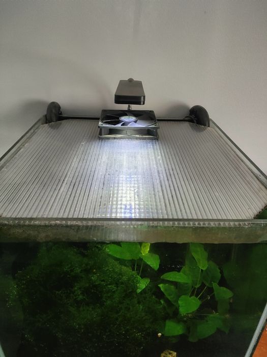 Vendo aquário completo