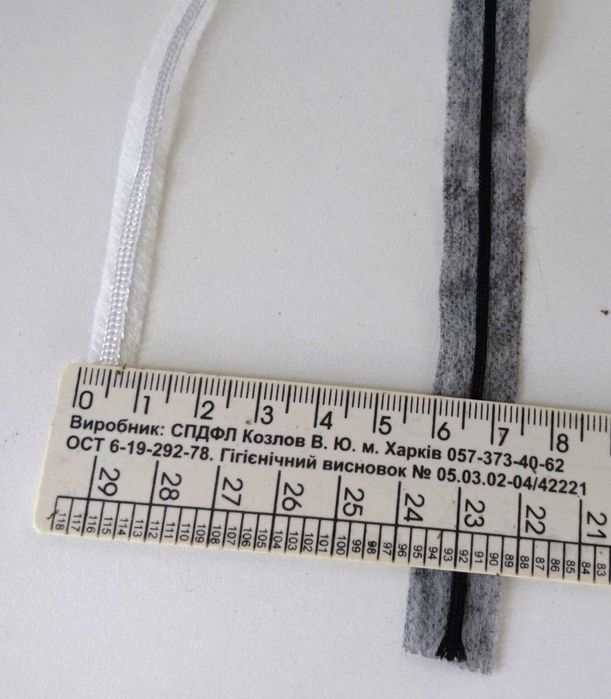 Долевик клеевой со шнурком.