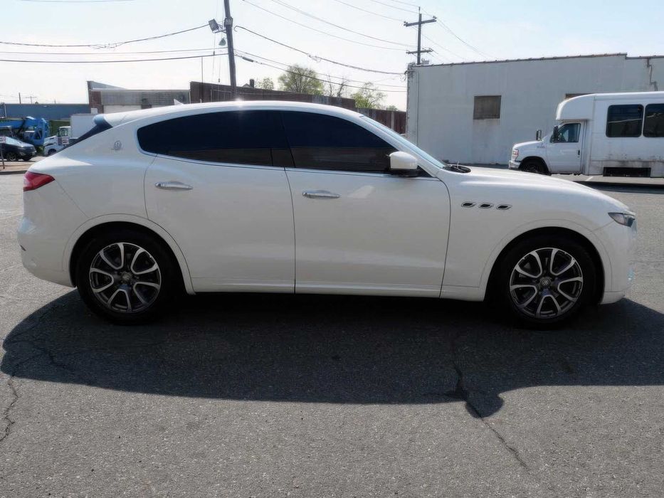 Maserati Levante      2019