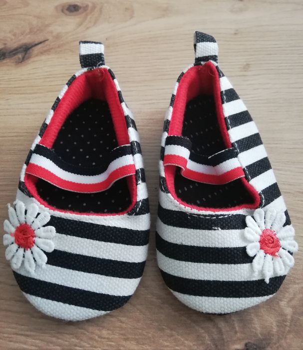 Niechodki-buciki w rozm. 18 (11cm)