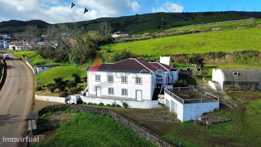 Moradia T4 em Prédio Misto – Fonte do Bastardo