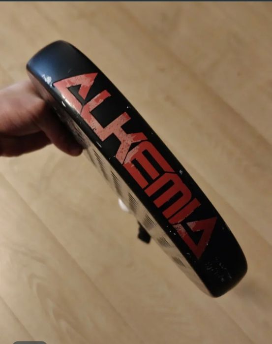 Vendo Raquete de Padel Alkemia Ignis 2025 em bom estado